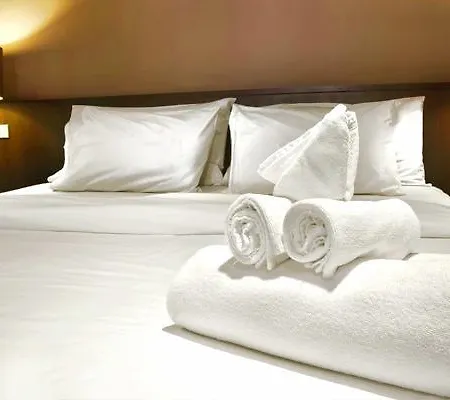 Sky Rooms Suites